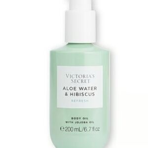 Victoria's Secret Aloe Water & Hibiscus Body Oil - Light Green